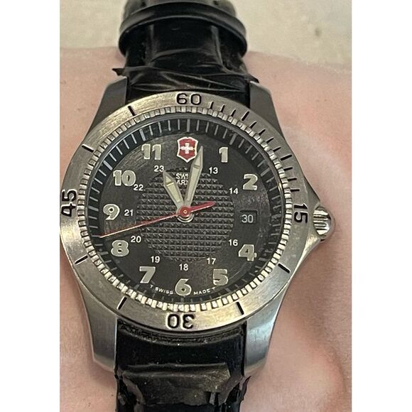 Vintage Swiss Army 90's Ladies Black Date Dial Leather Band Watch‎ - Picture 1 of 8